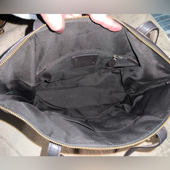 Coach Taylor Tote in Metallic pebble leather - Picture 6 of 8